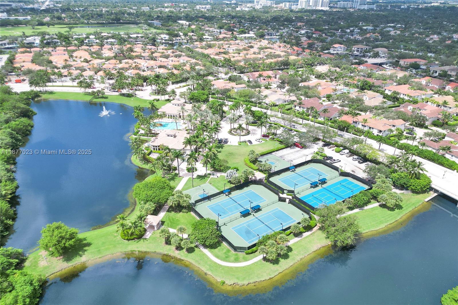 Photo of 842 Spinnaker Dr E  (842), Hollywood, Florida, 33019 - 