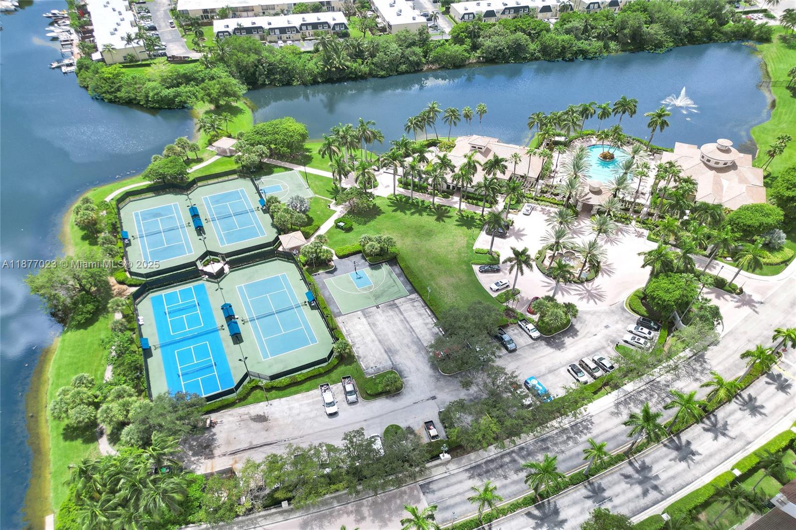 Photo of 842 Spinnaker Dr E  (842), Hollywood, Florida, 33019 - 