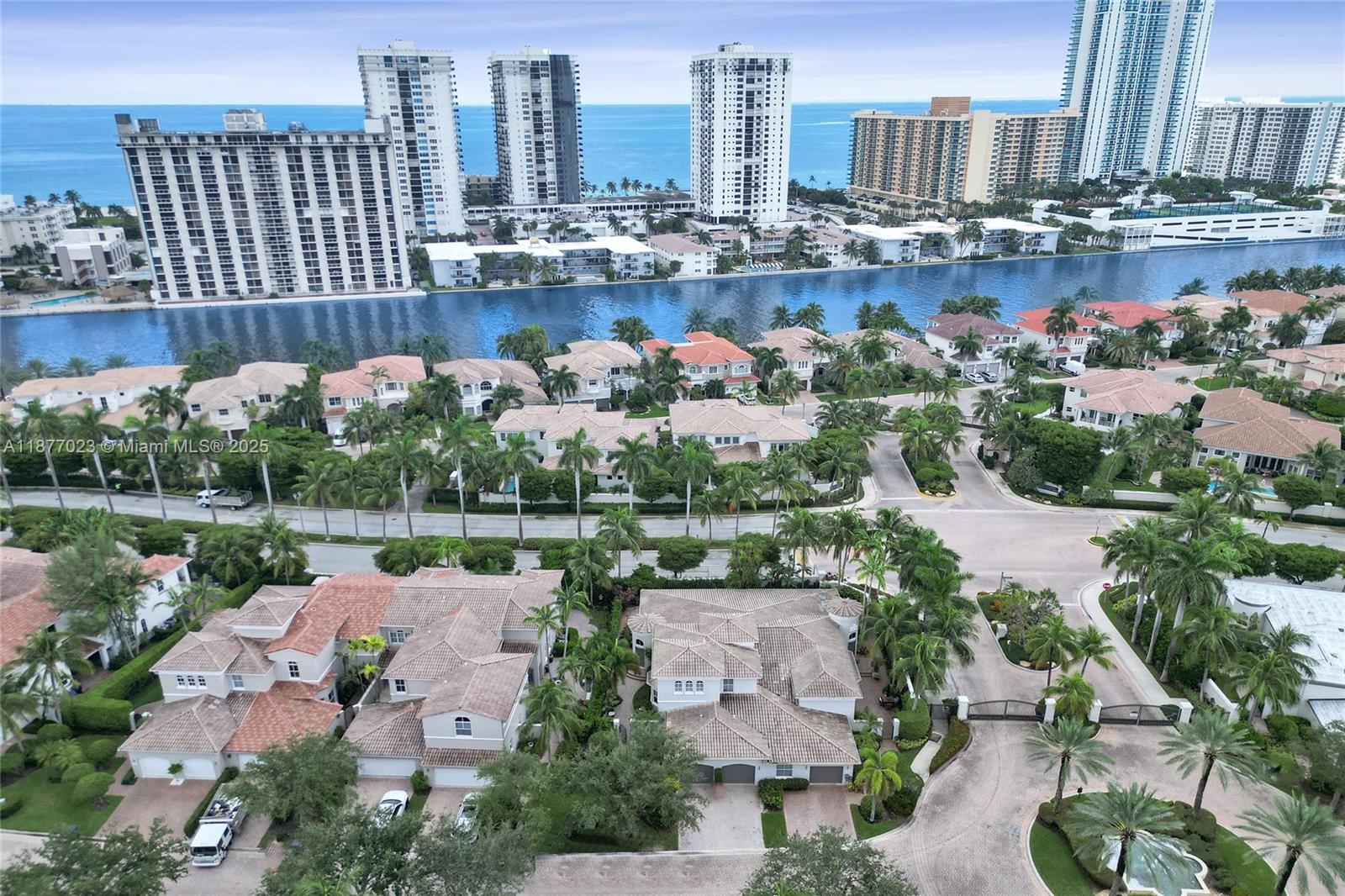 Photo of 842 Spinnaker Dr E  (842), Hollywood, Florida, 33019 - 