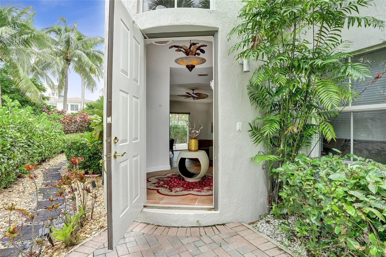 Photo of 842 Spinnaker Dr E  (842), Hollywood, Florida, 33019 - 