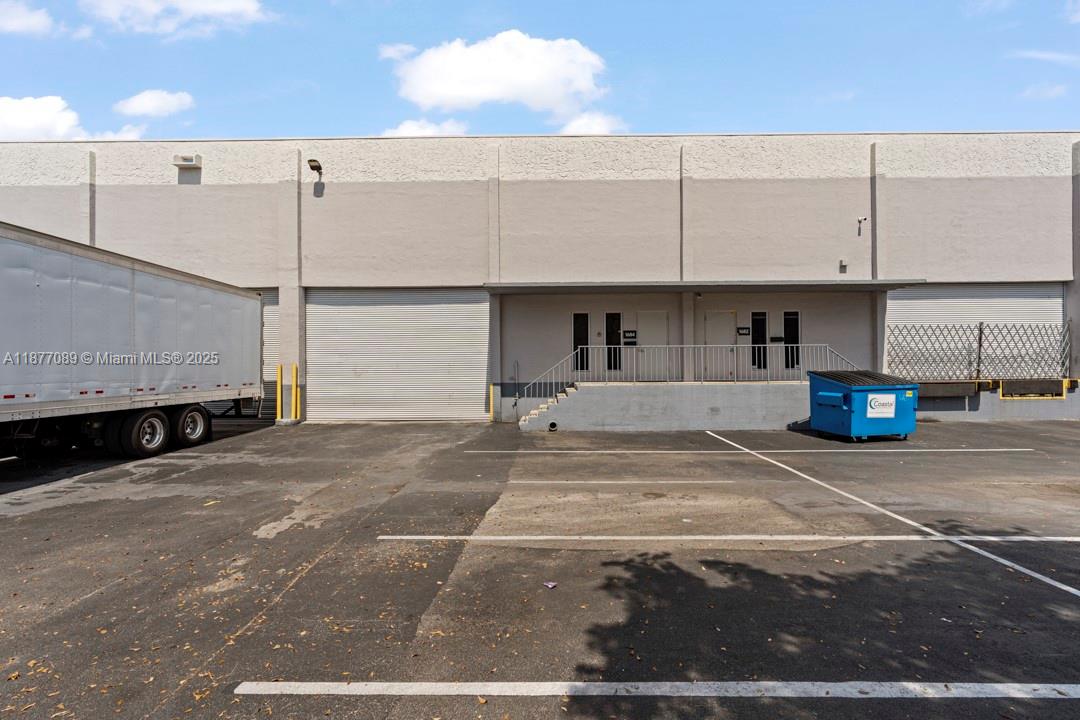 1684  /   sq. ft. $ 2025-09-11 0 foto
