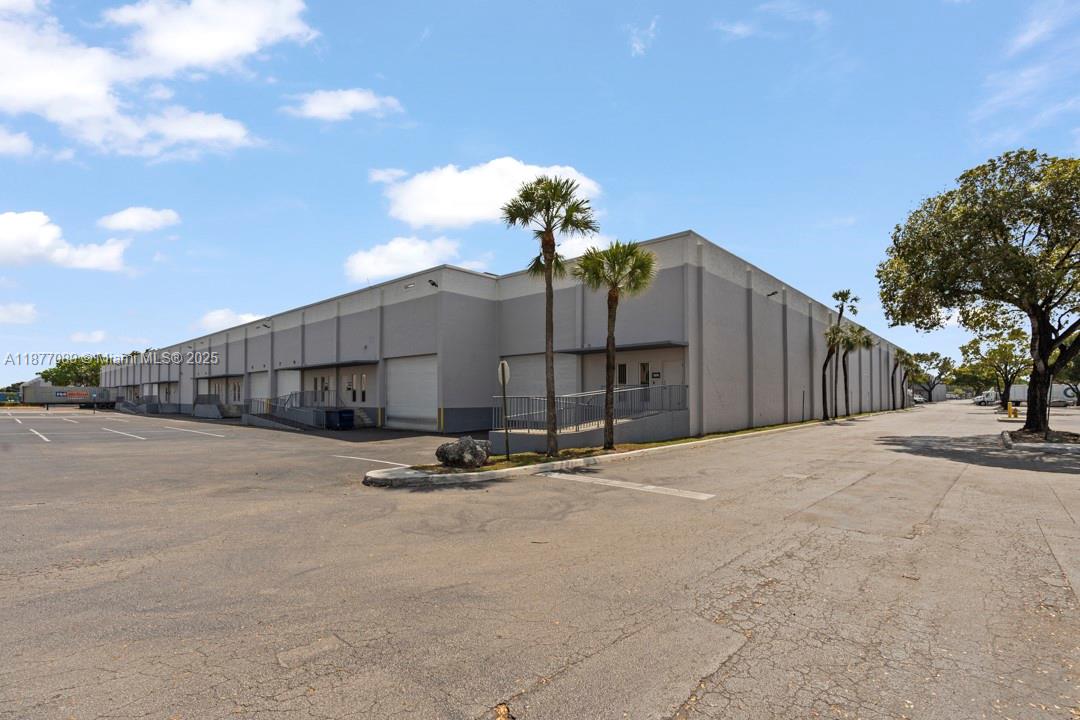 1684  /   sq. ft. $ 2025-09-11 0 foto