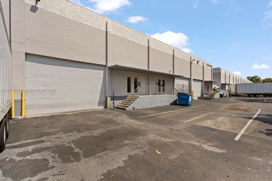 1684  /   sq. ft. $ 2025-09-11 0 foto