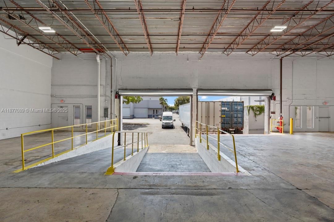 1684  /   sq. ft. $ 2025-09-11 0 foto