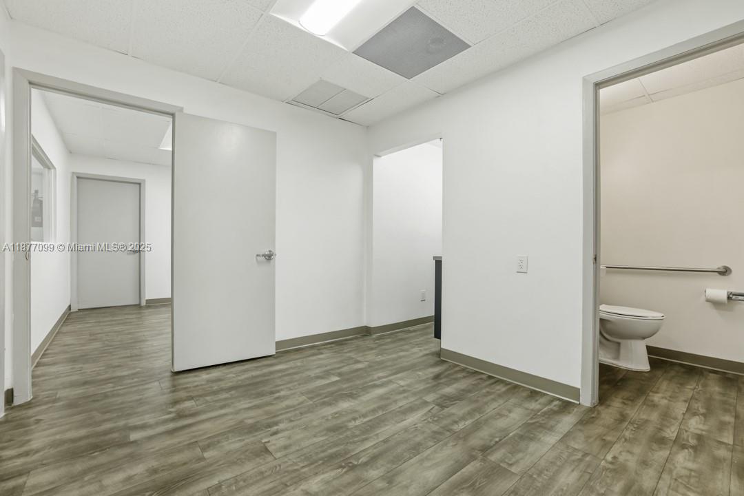 See details 7995-7999 / sq. ft. $ 2025-09-11 0 Photo