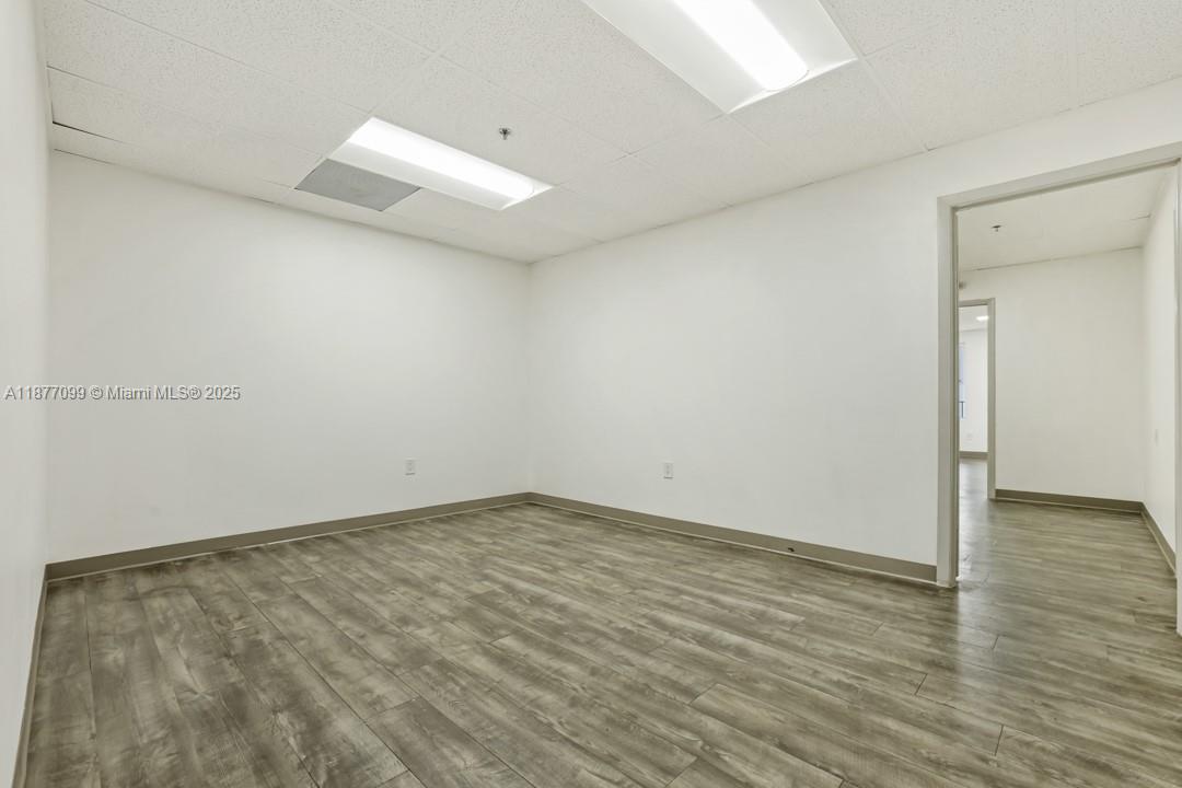 See details 7995-7999 / sq. ft. $ 2025-09-11 0 Photo
