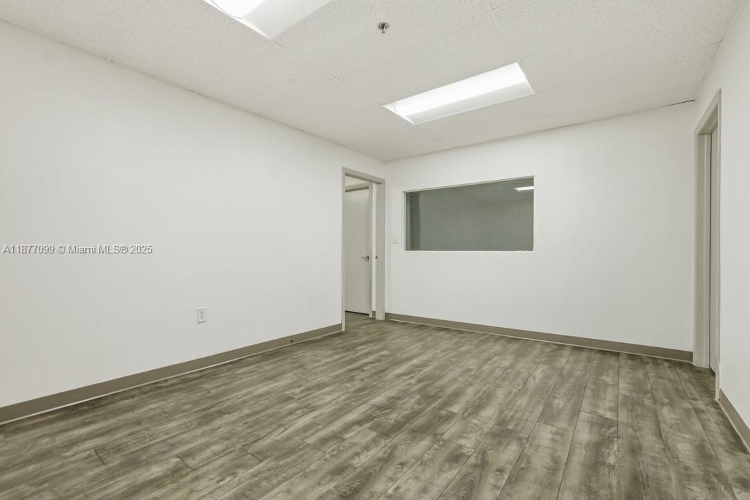See details 7995-7999 / sq. ft. $ 2025-09-11 0 Photo