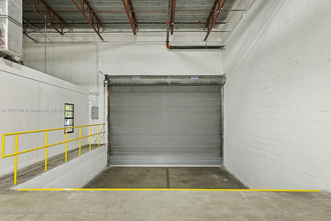 See details 7995-7999 / sq. ft. $ 2025-09-11 0 Photo