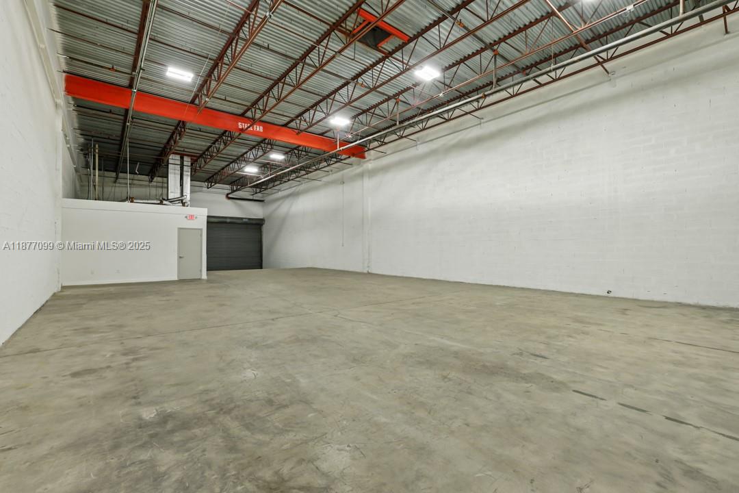 See details 7995-7999 / sq. ft. $ 2025-09-11 0 Photo