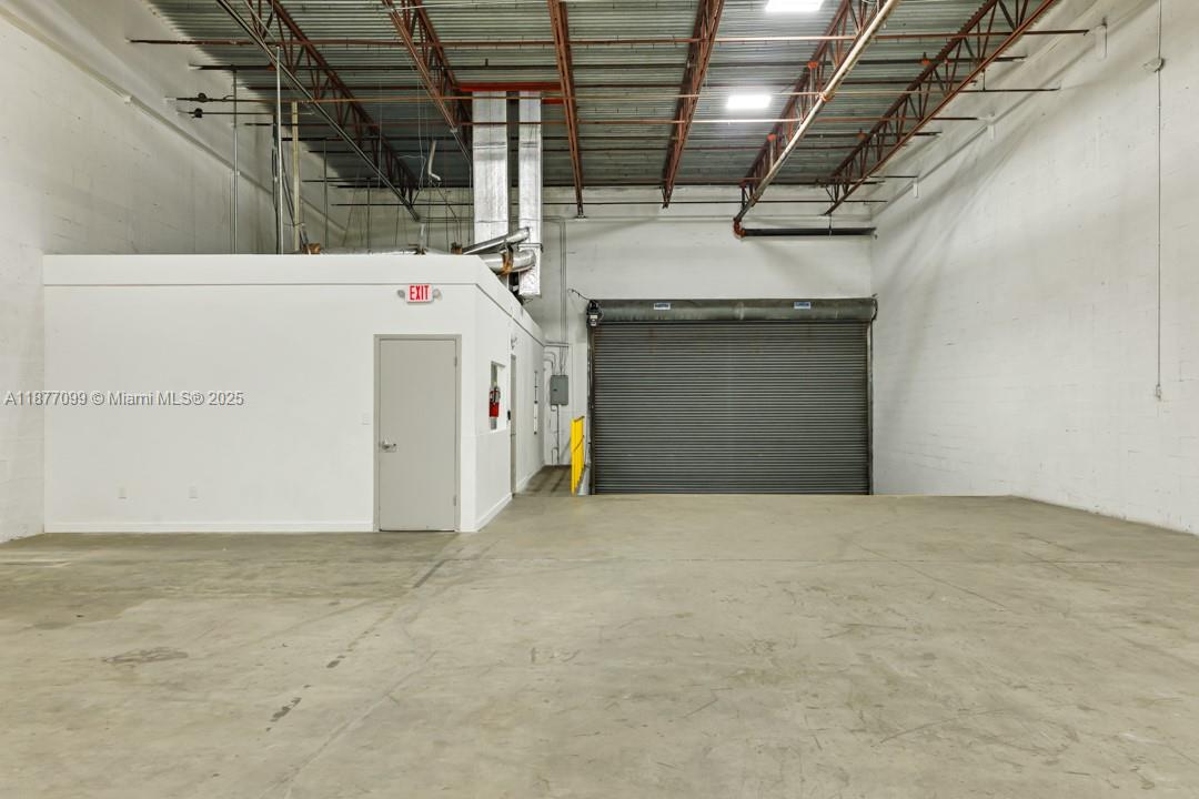 See details 7995-7999 / sq. ft. $ 2025-09-11 0 Photo