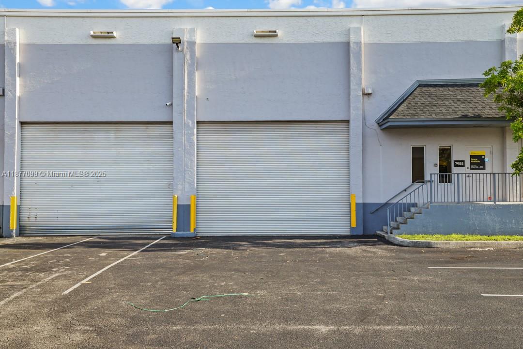 See details 7995-7999 / sq. ft. $ 2025-09-11 0 Photo