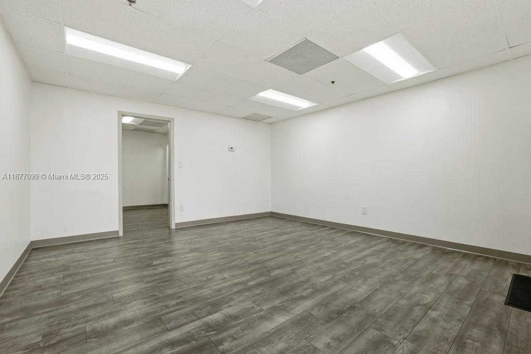 See details 7995-7999 / sq. ft. $ 2025-09-11 0 Photo