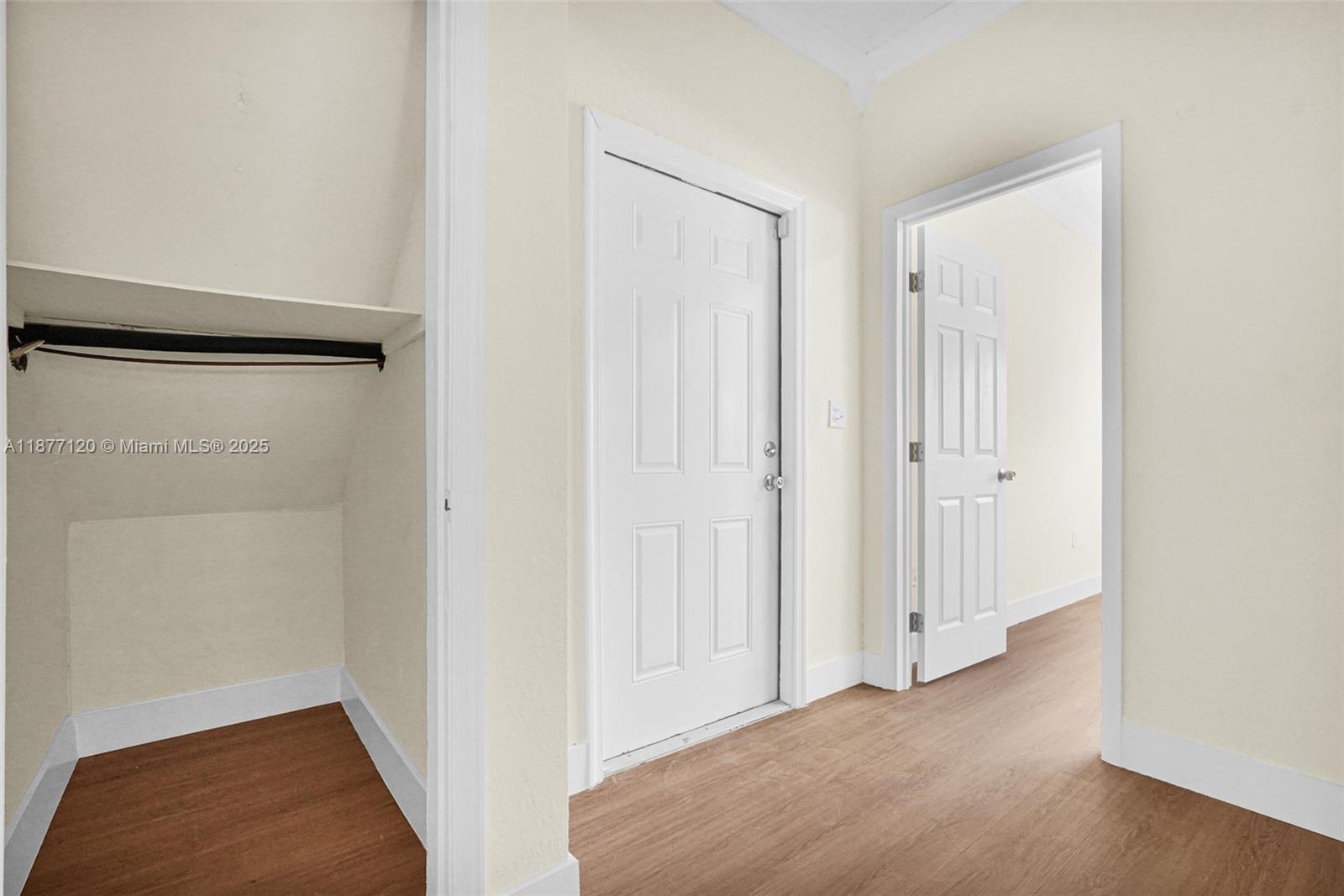   /  2153 sq. ft. $ 2025-09-11 0 Photo