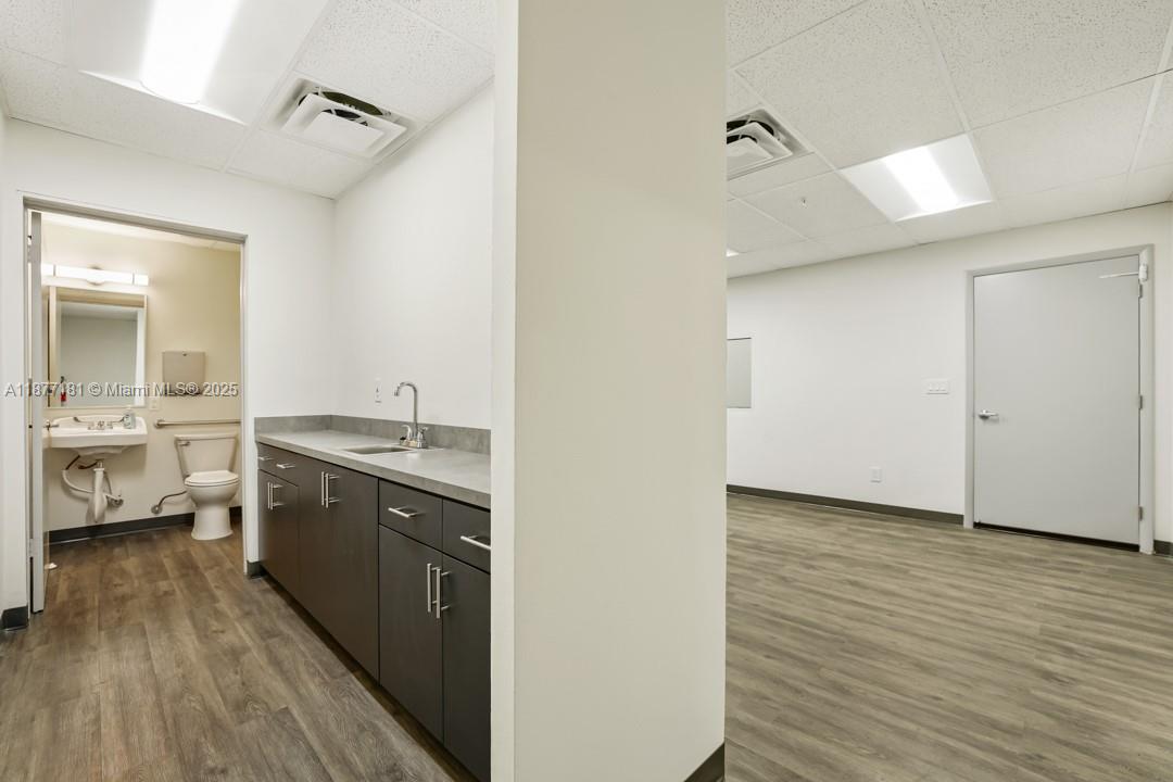 2293  /   sq. ft. $ 2025-10-10 0 Photo