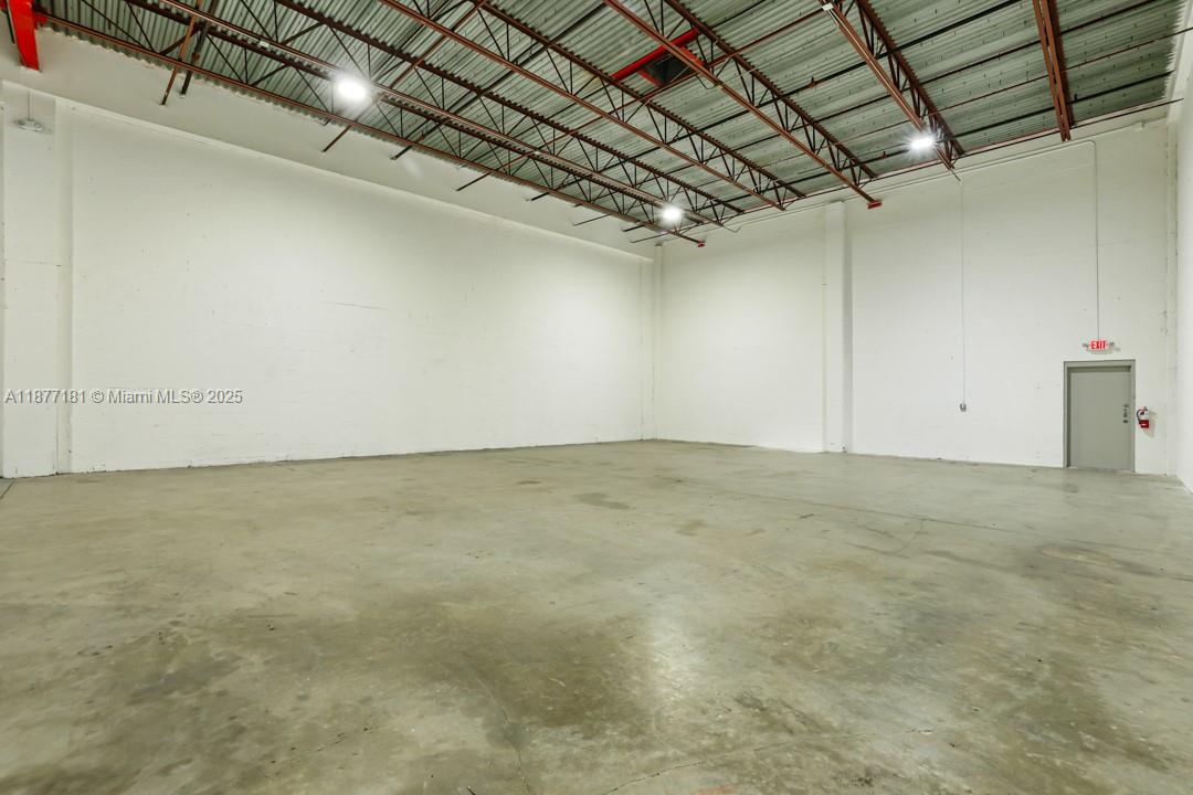 2293  /   sq. ft. $ 2025-10-10 0 Photo