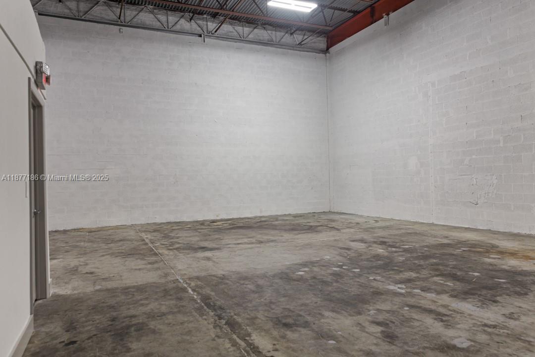 See details 8266 / sq. ft. $ 2025-10-10 0 Photo