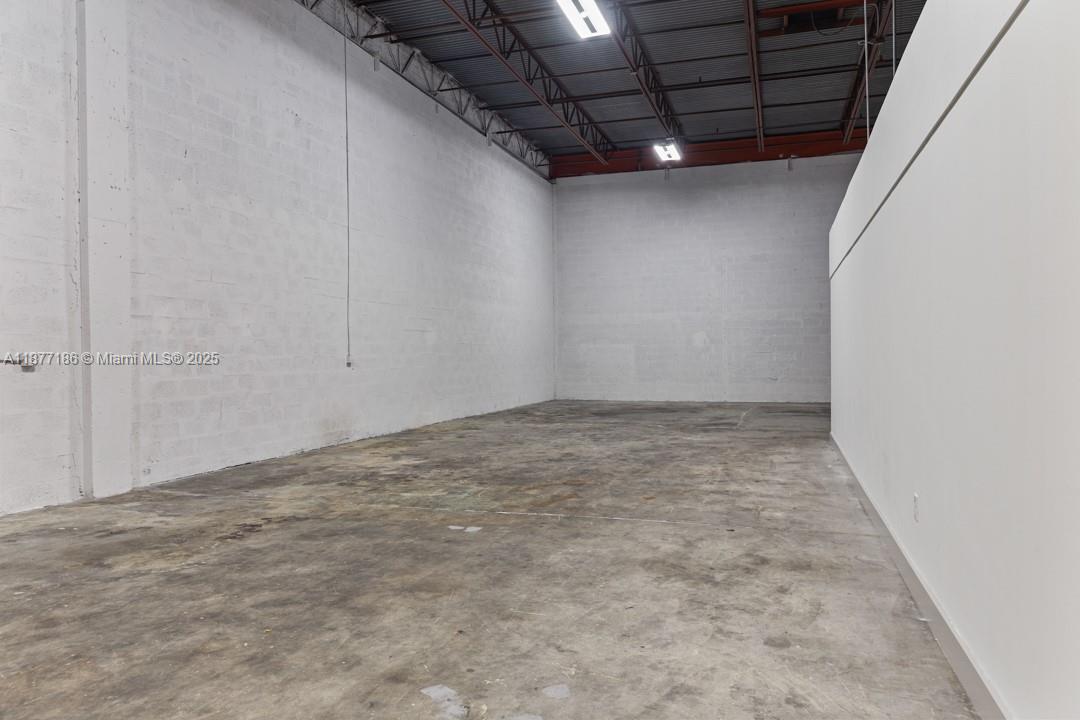 See details 8266 / sq. ft. $ 2025-10-10 0 Photo