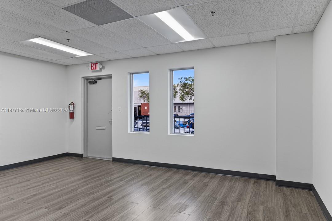 See details 8266 / sq. ft. $ 2025-10-10 0 Photo