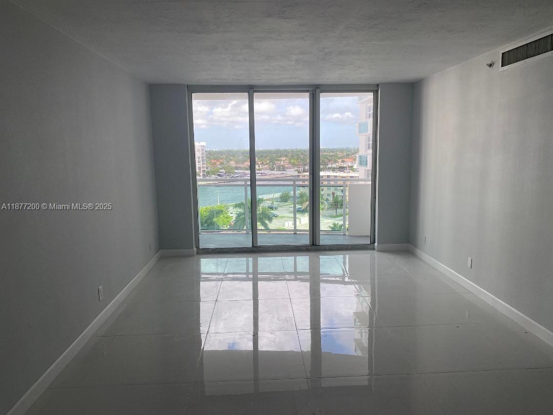 Photo of 3001 Ocean Dr  #833, Hollywood, Florida, 33019 - 