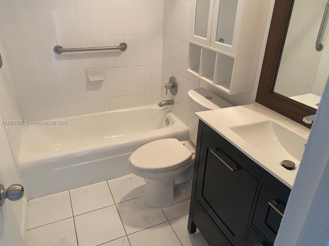 Photo of 3001 Ocean Dr  #833, Hollywood, Florida, 33019 - 