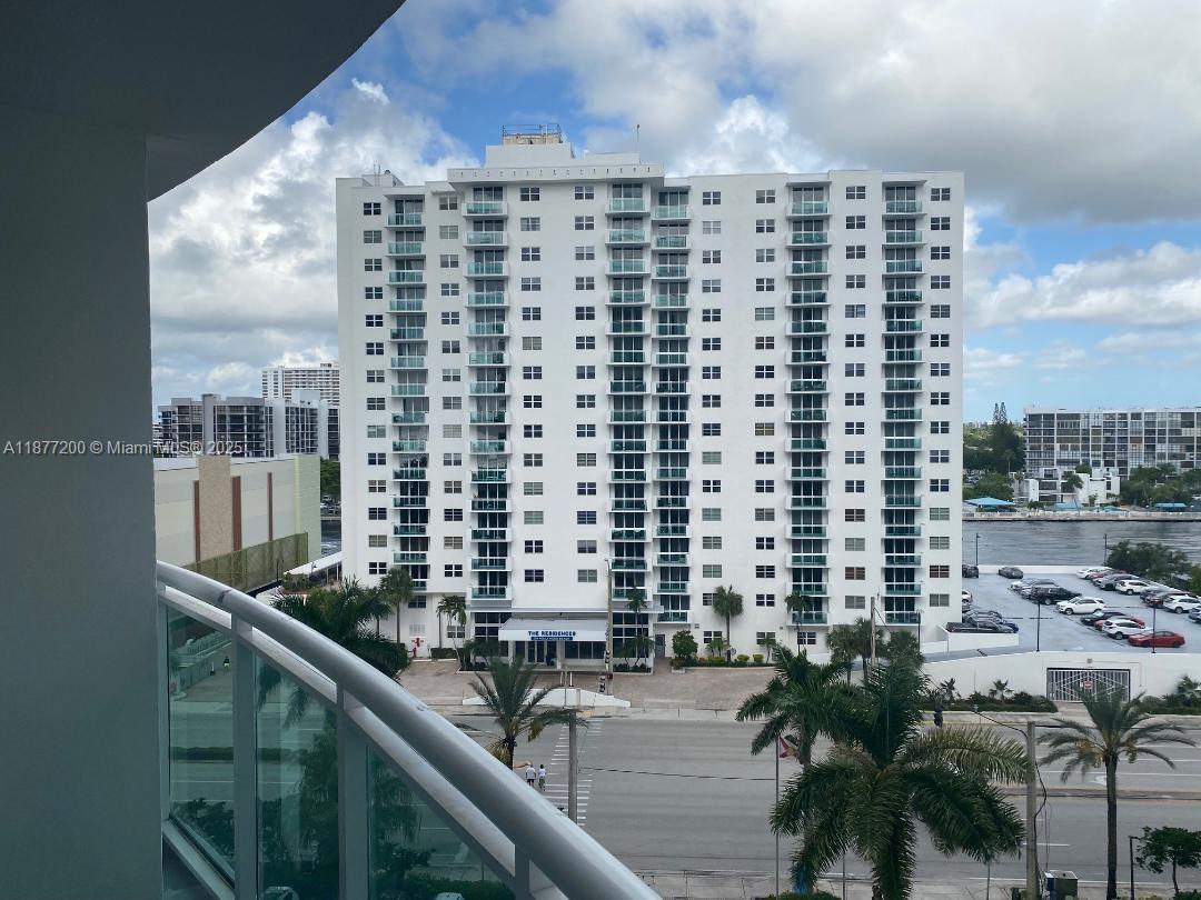 Photo of 3001 Ocean Dr  #833, Hollywood, Florida, 33019 - 
