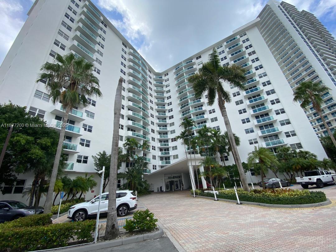 Photo of 3001 Ocean Dr  #833, Hollywood, Florida, 33019 - 