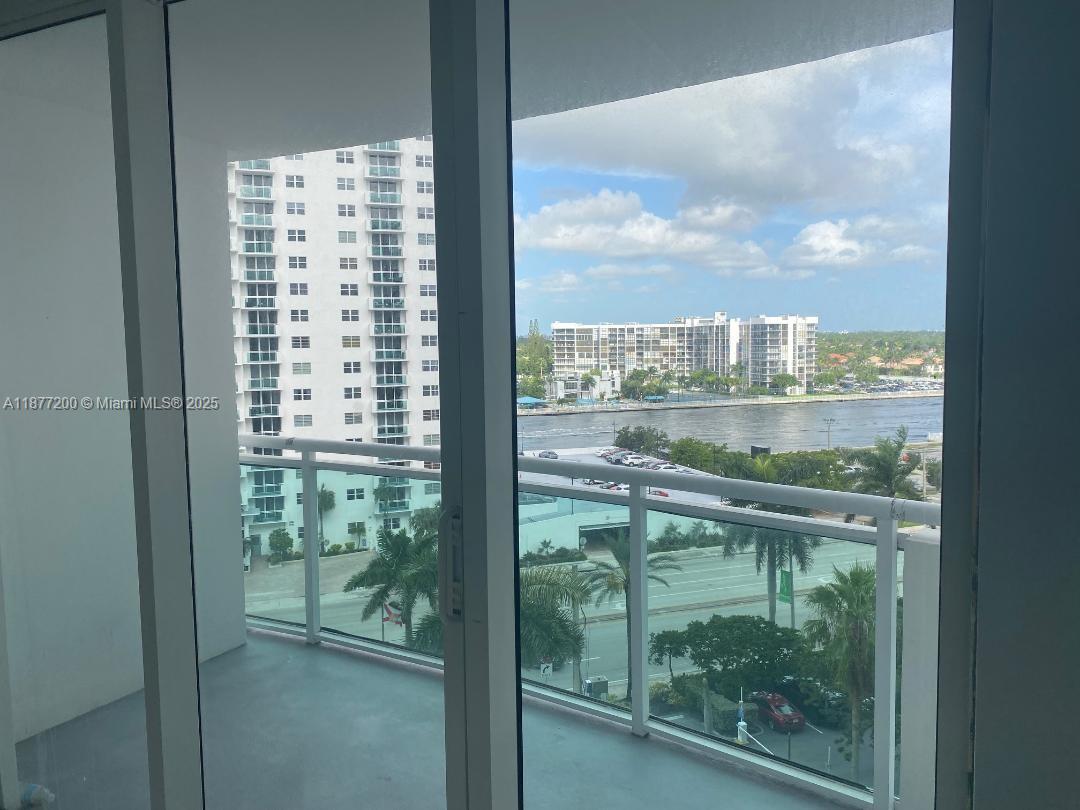Photo of 3001 Ocean Dr  #833, Hollywood, Florida, 33019 - 