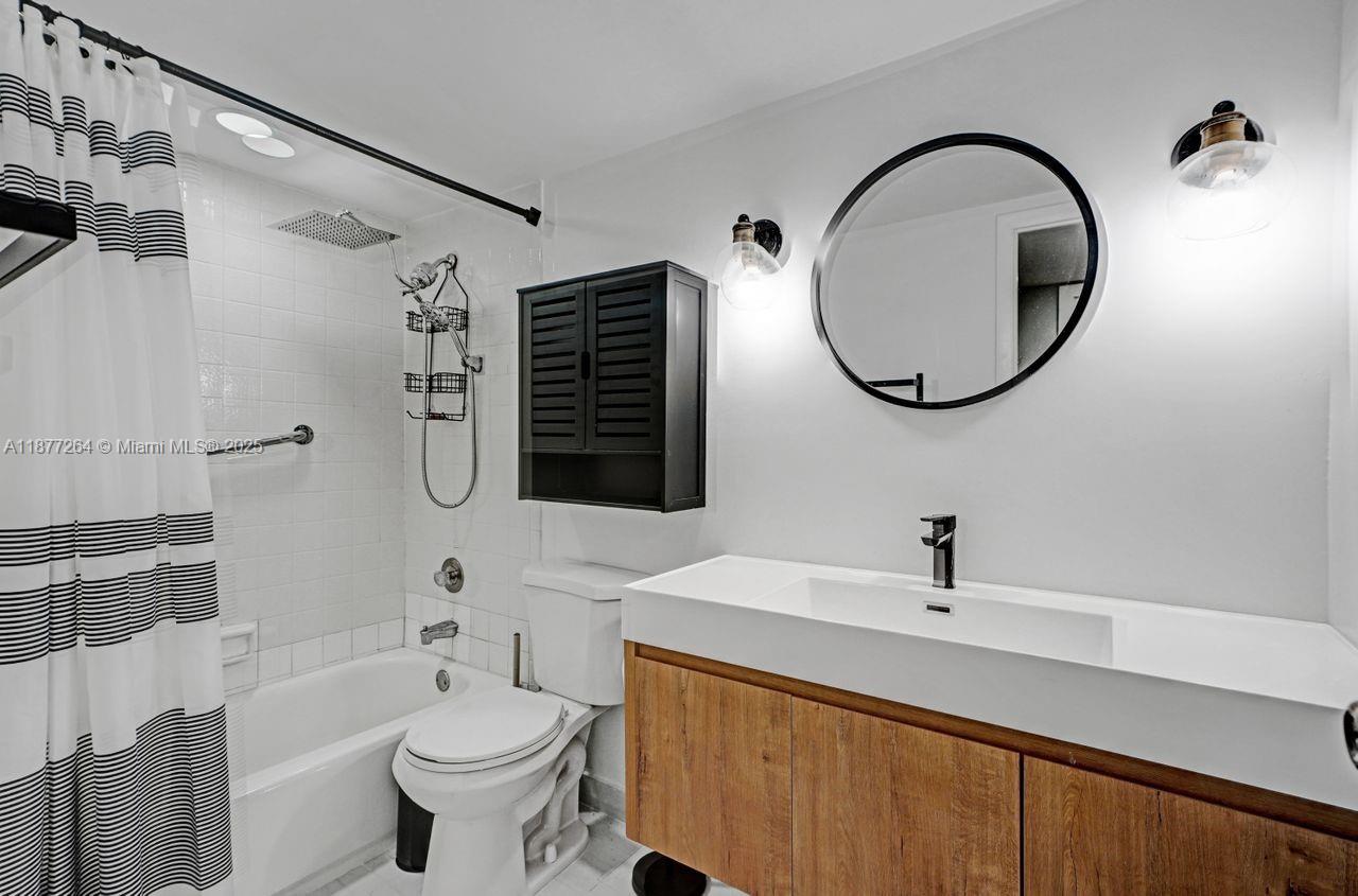 Photo of 600 Three Islands Blvd  #615, Hallandale Beach, Florida, 33009 - 