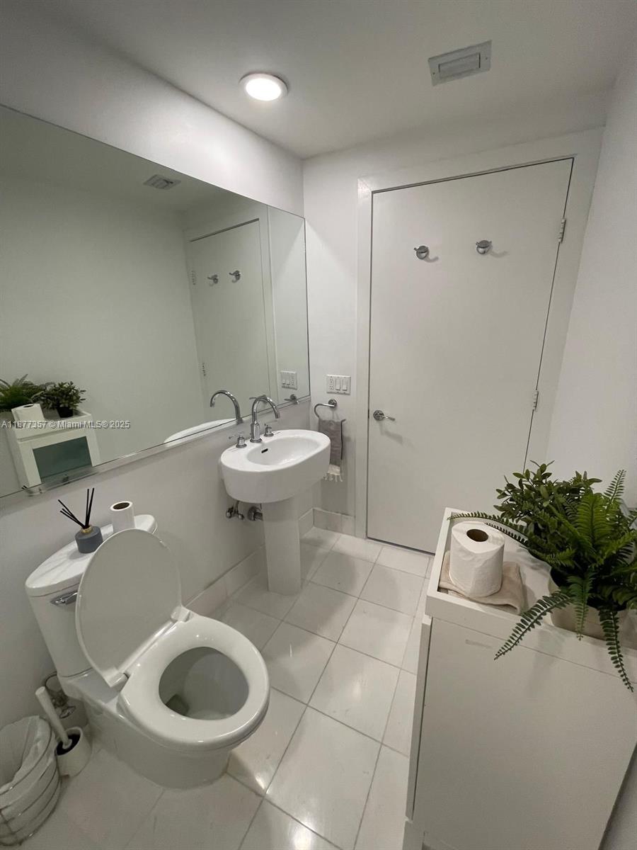 Photo of 2950 188th St  #448, Aventura, Florida, 33180 - 