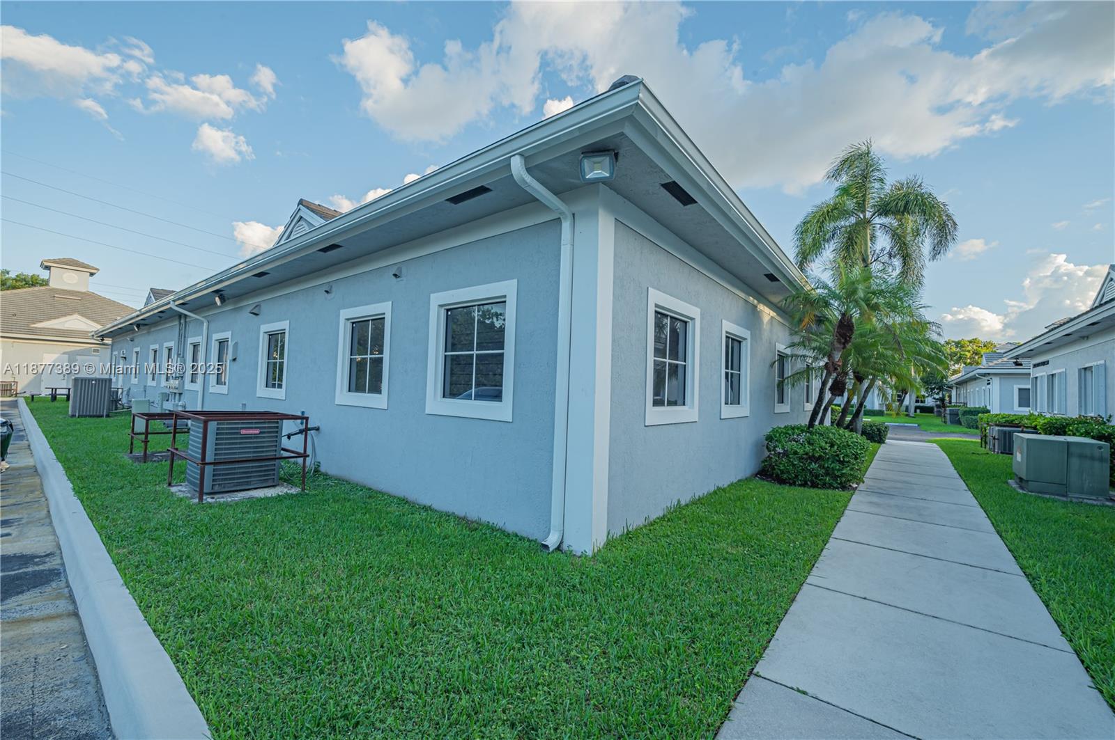 See details   /   sq. ft. $ 2025-09-12 0 Photo