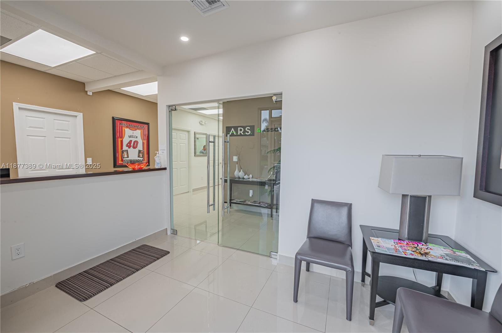 See details   /   sq. ft. $ 2025-09-12 0 Photo