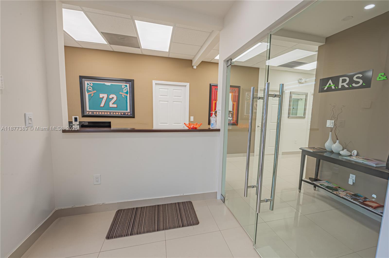 See details   /   sq. ft. $ 2025-09-12 0 Photo