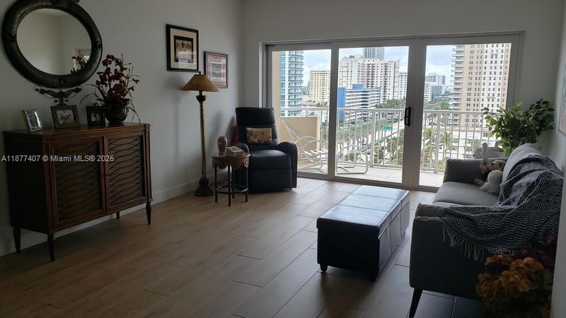 9M 1 / 2 870 sq. ft. $ 2025-09-12 0 Photo