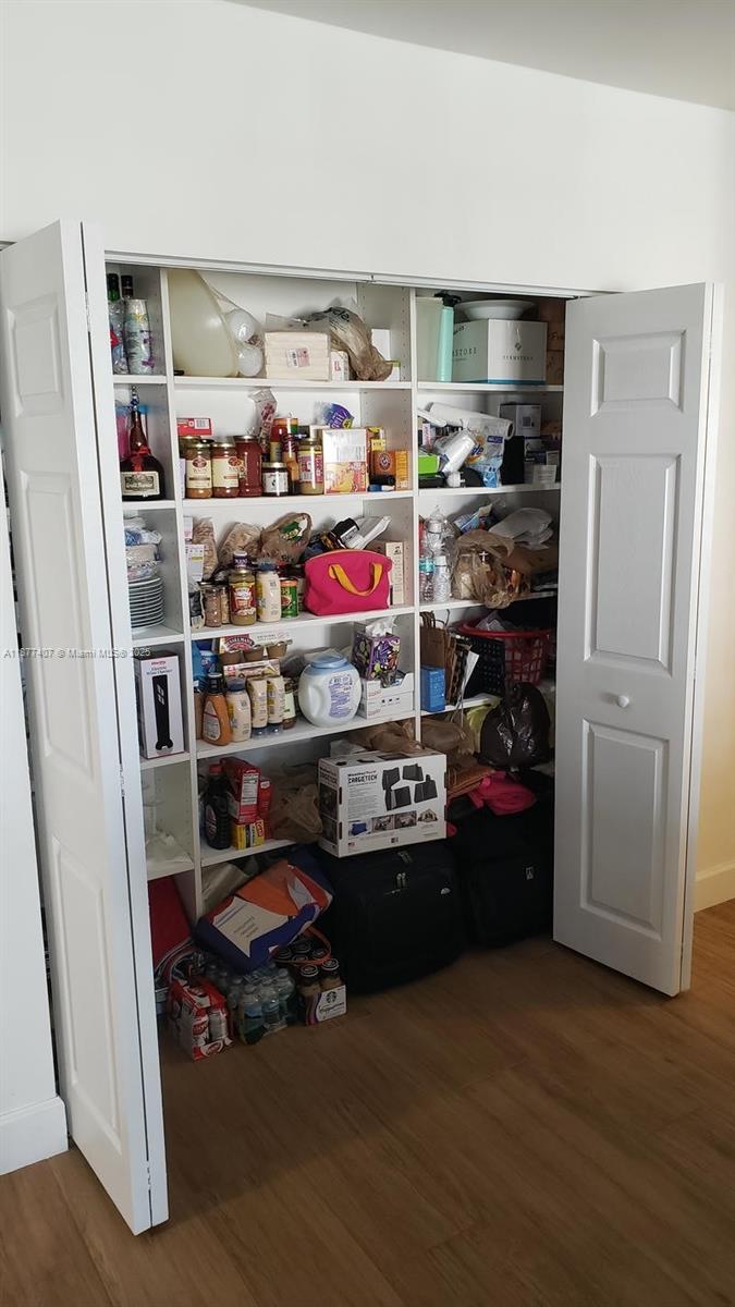 9M 1 / 2 870 sq. ft. $ 2025-09-12 0 Photo