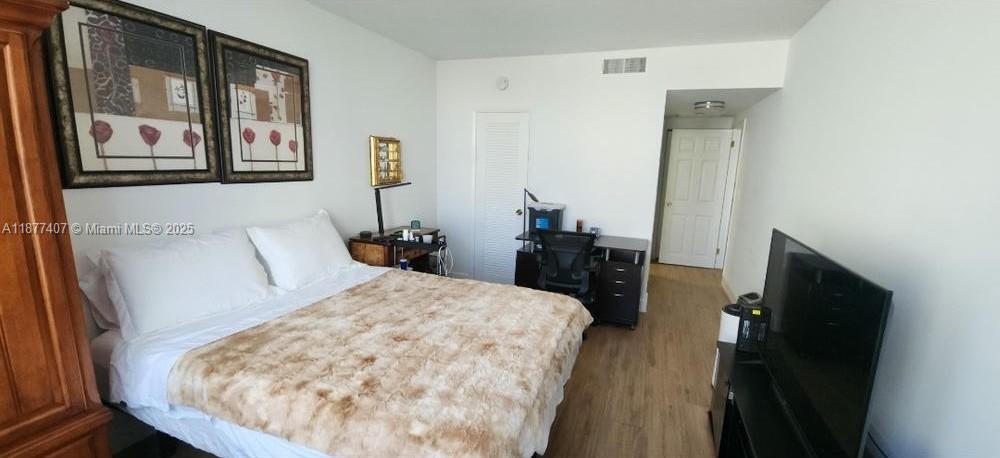 9M 1 / 2 870 sq. ft. $ 2025-09-12 0 Photo