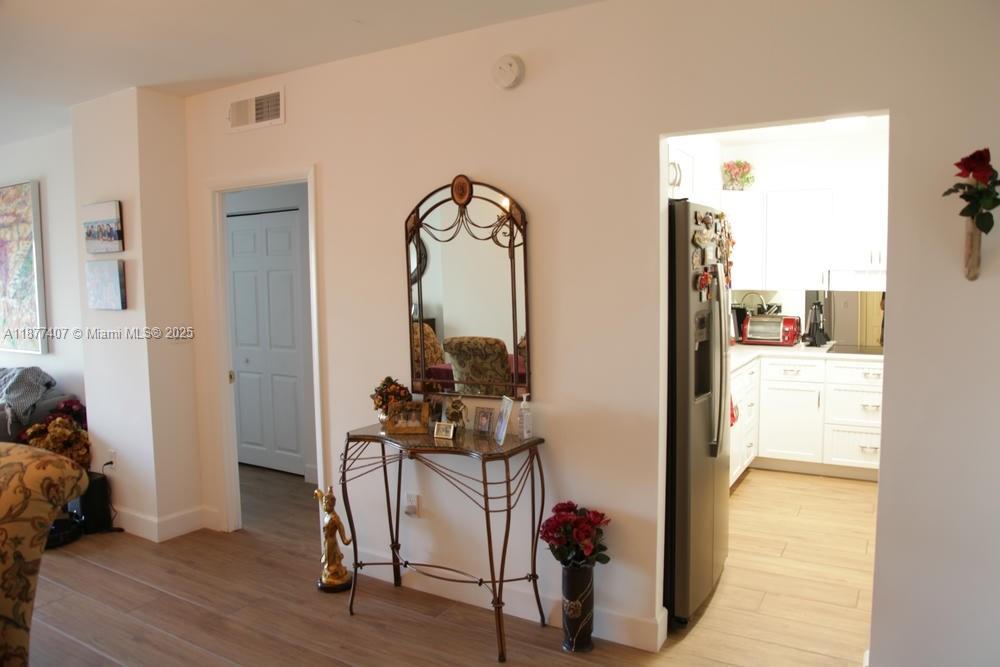 9M 1 / 2 870 sq. ft. $ 2025-09-12 0 Photo