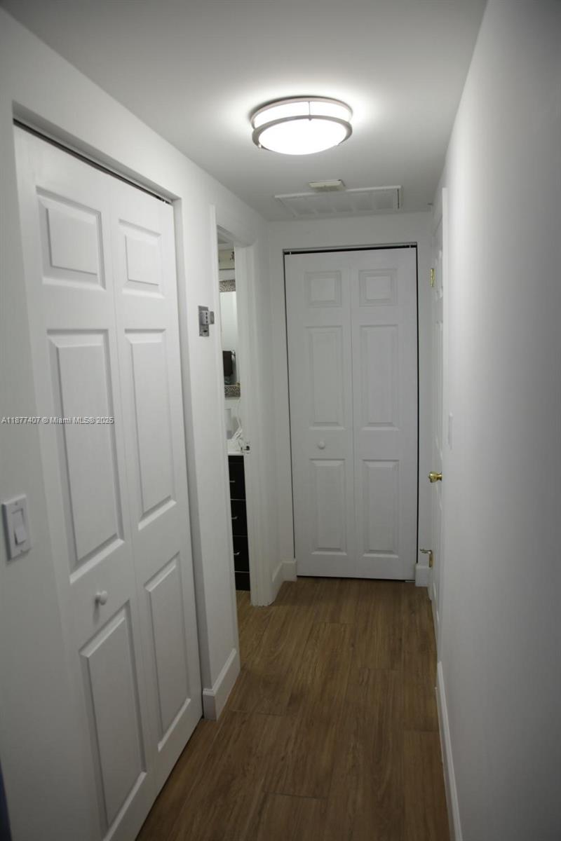 9M 1 / 2 870 sq. ft. $ 2025-09-12 0 Photo