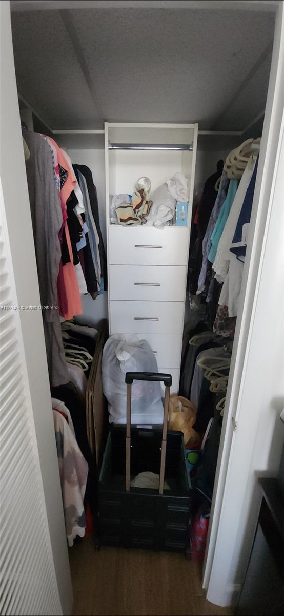 9M 1 / 2 870 sq. ft. $ 2025-09-12 0 Photo