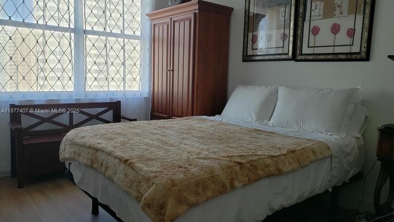9M 1 / 2 870 sq. ft. $ 2025-09-12 0 Photo