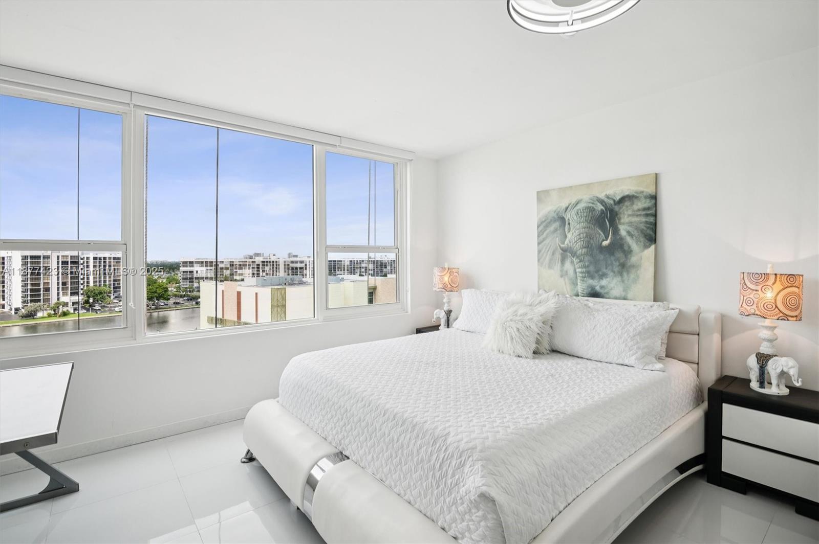 Photo of 3505 Ocean Dr  #901, Hollywood, Florida, 33019 - 