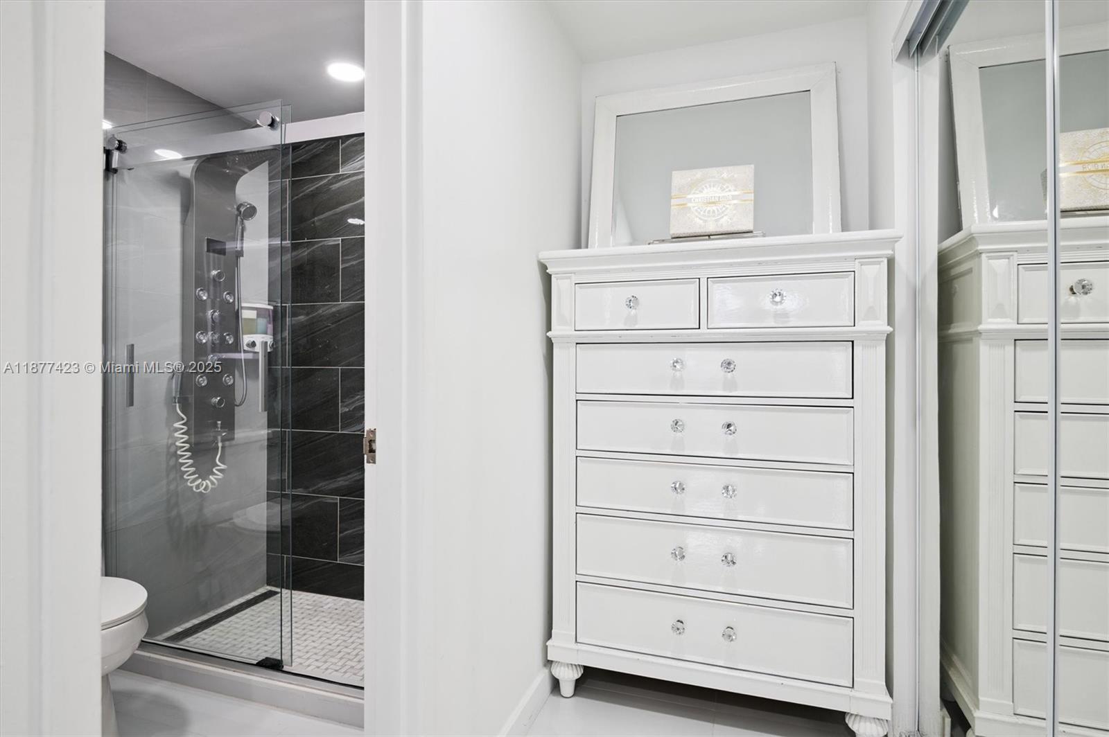 Photo of 3505 Ocean Dr  #901, Hollywood, Florida, 33019 - 