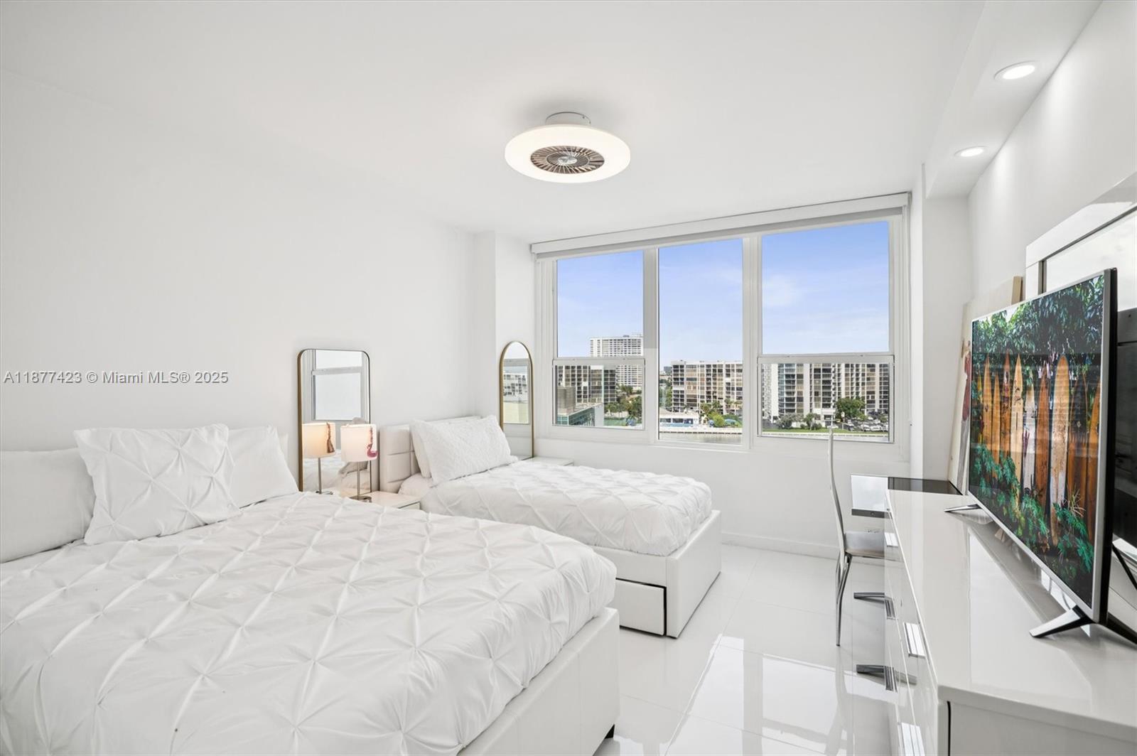 Photo of 3505 Ocean Dr  #901, Hollywood, Florida, 33019 - 