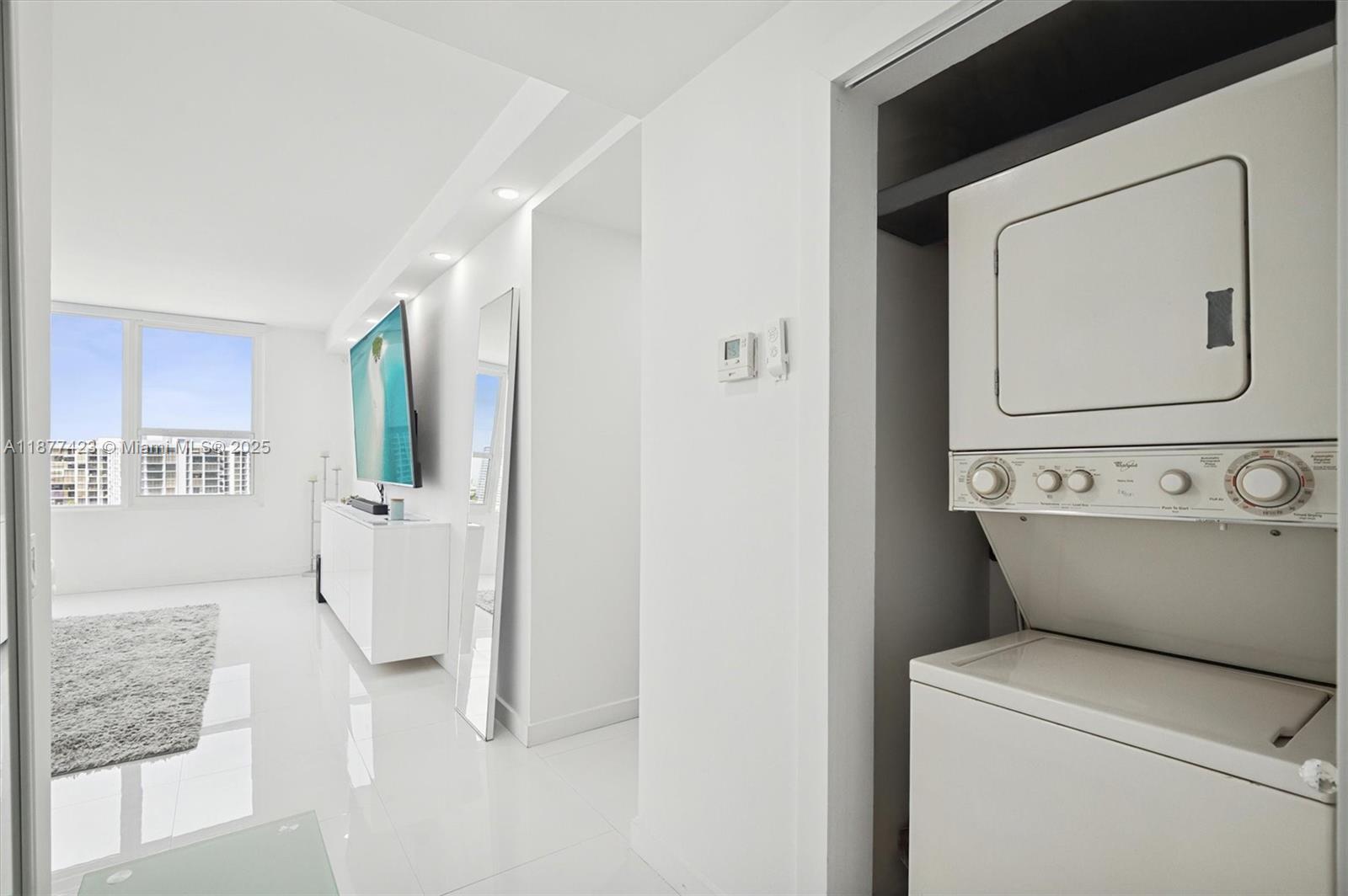 Photo of 3505 Ocean Dr  #901, Hollywood, Florida, 33019 - 