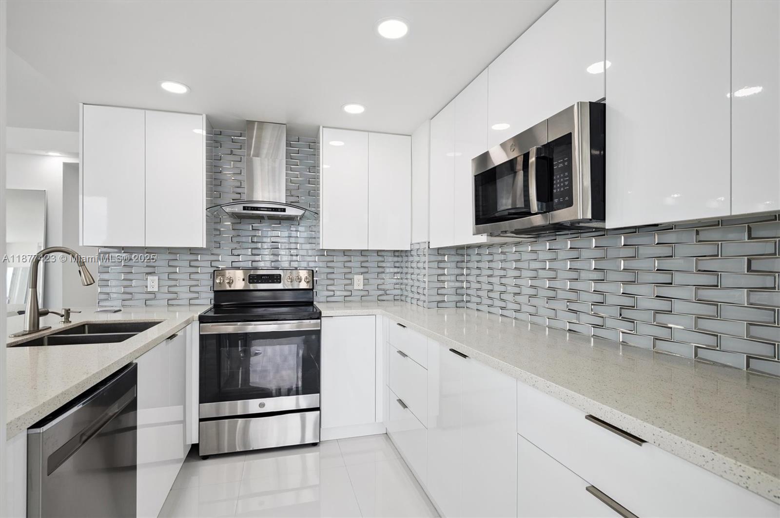 Photo of 3505 Ocean Dr  #901, Hollywood, Florida, 33019 - 