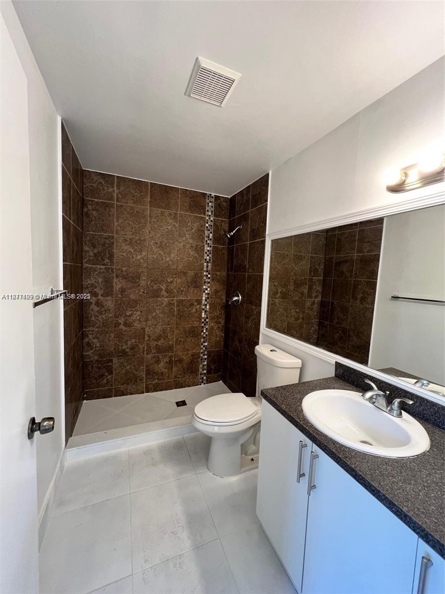  /   sq. ft. $ 2025-09-12 0 Photo