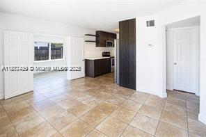 See details / sq. ft. $ 2025-09-12 0 Photo