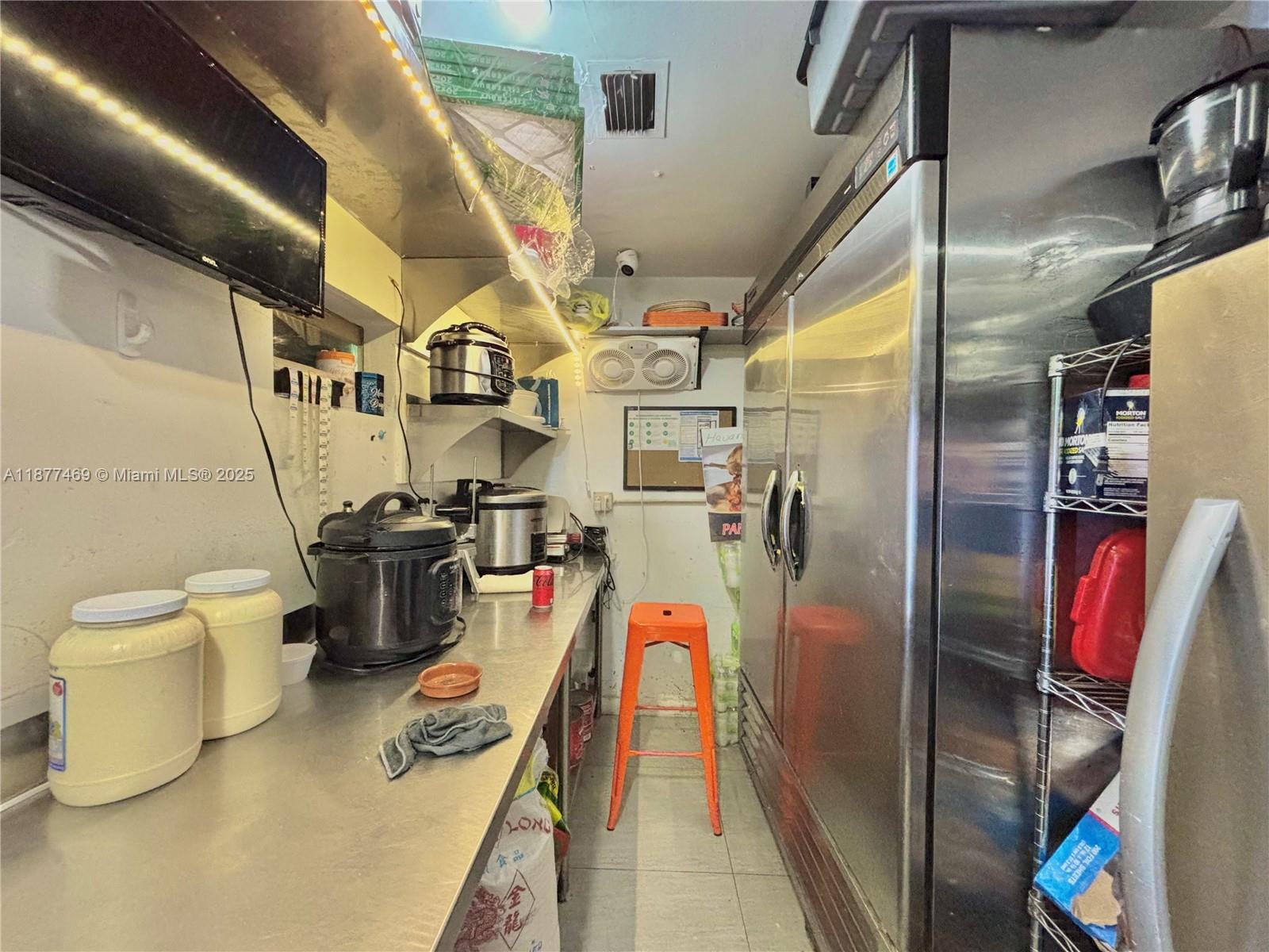 See details / sq. ft. $ 2025-09-12 0 Photo