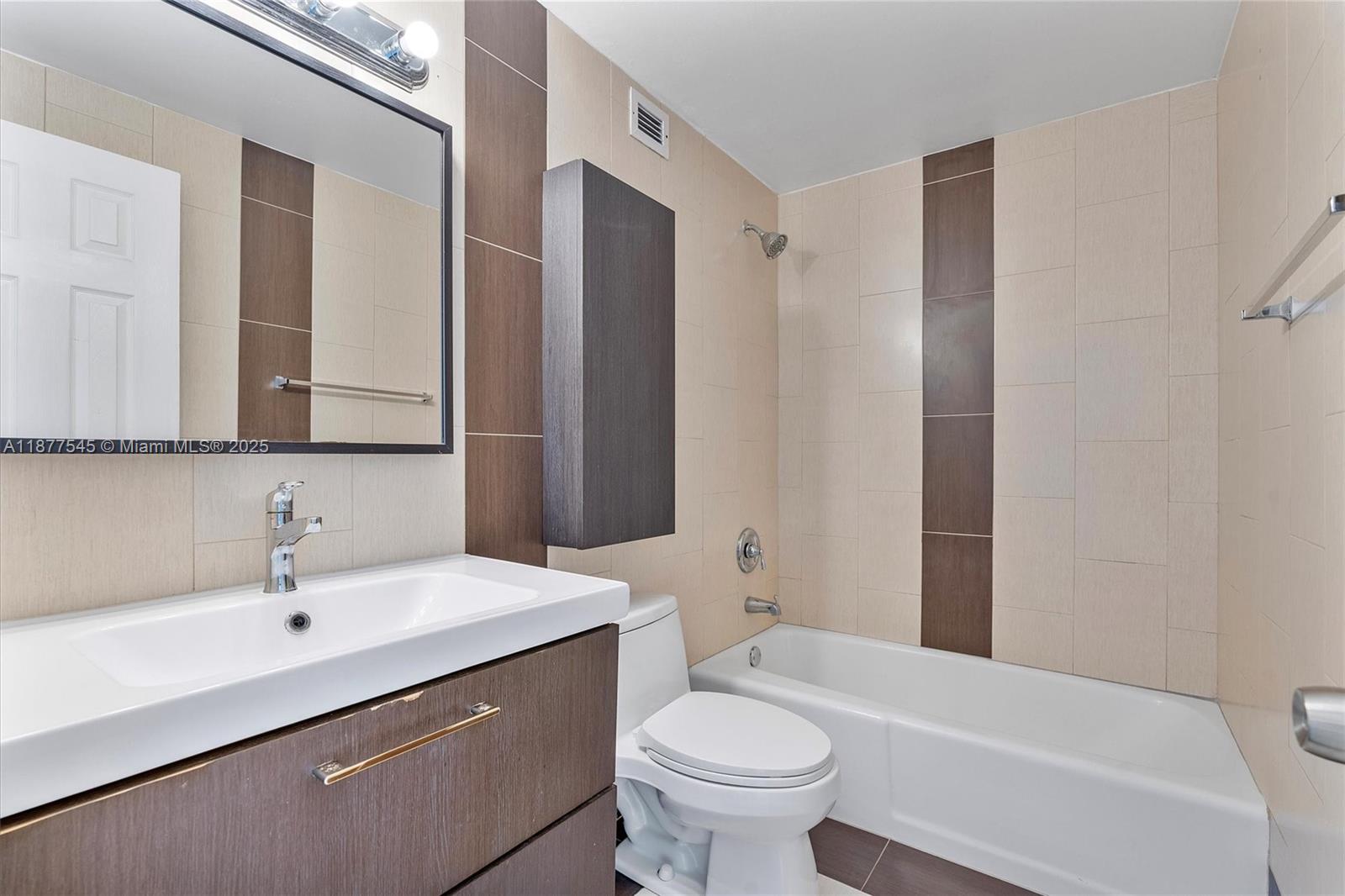 Photo of 400 Kings Point Dr  #1425, Sunny Isles Beach, Florida, 33160 - 