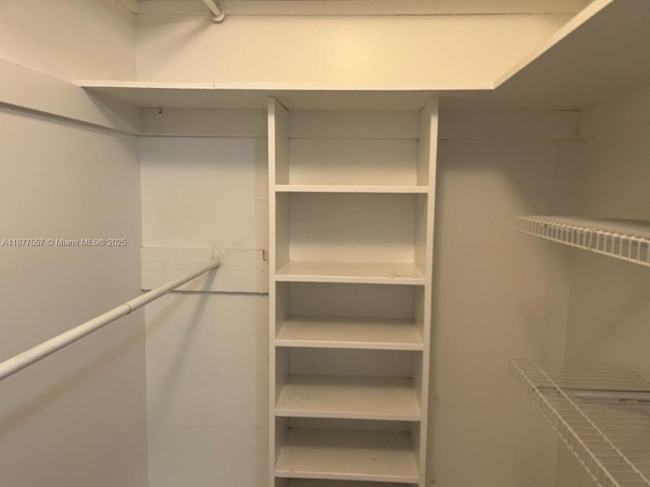 302 1 / 2 775 sq. ft. $ 2025-09-26 0 Photo