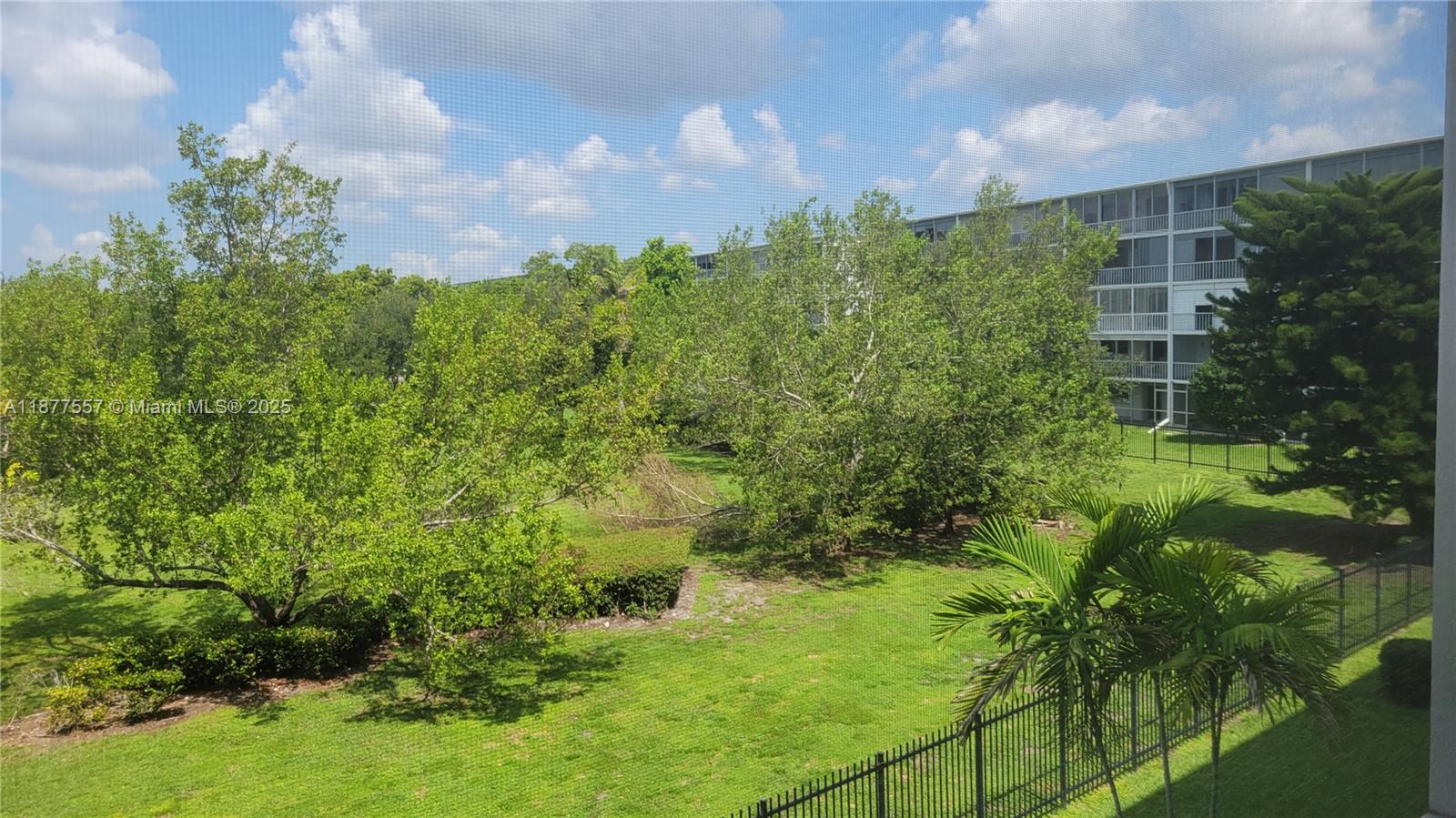 302 1 / 2 775 sq. ft. $ 2025-09-26 0 Photo
